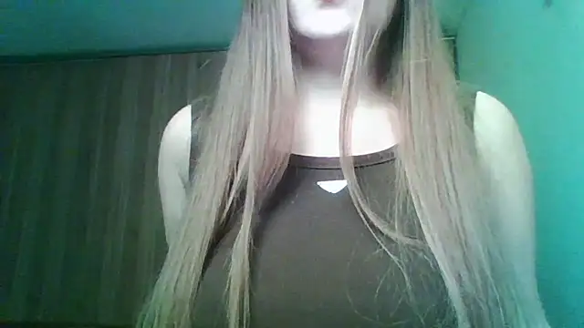 Snapshot of Evasapples chatting on 03/10/26, 10:37 Evasapples online show from 03/10/26, 10:37