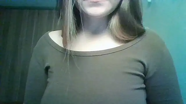 Snapshot of Evasapples chatting on 03/13/26, 08:59 Evasapples online show from 03/13/26, 08:59