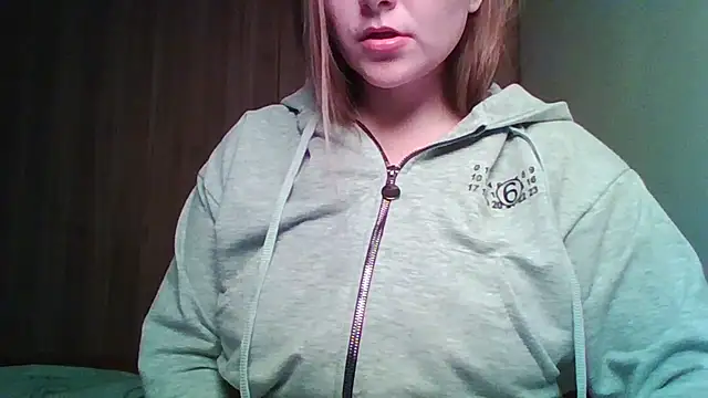 Evasapples online show from 05/17/26, 07:43