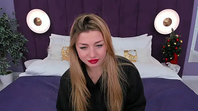 Snapshot of HelenaMorgan chatting on 01/04/25, 03:39 HelenaMorgan online show from 01/04/25, 03:39