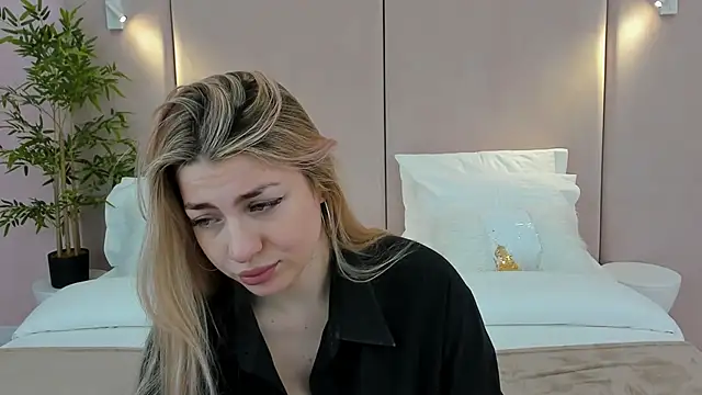 Snapshot of HelenaMorgan chatting on 02/05/25, 03:02 HelenaMorgan online show from 02/05/25, 03:02
