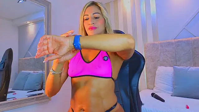 Tayra Pradit online show from 03/15/26, 06:58