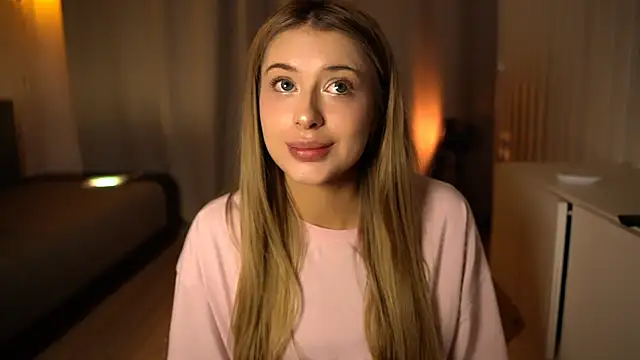 elisa moon online show from 12/08/24, 03:10