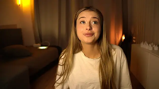 elisa moon online show from 12/13/24, 03:43