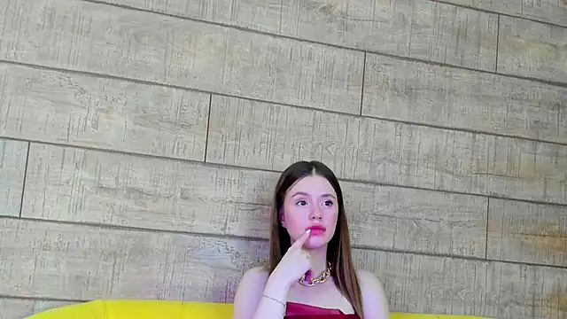 MilanaBalmain online show from 02/10/25, 08:31