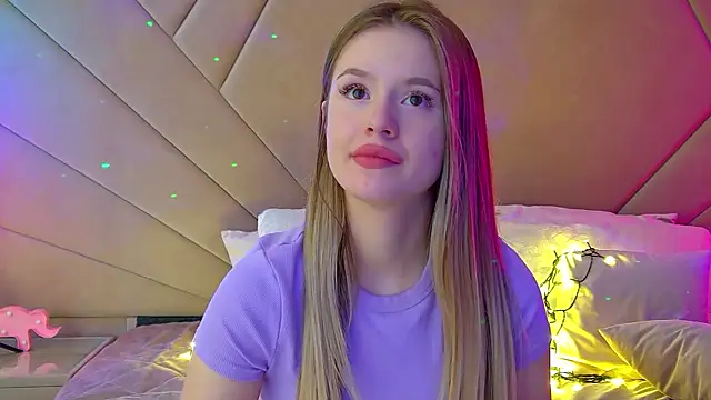 MilanaBalmain online show from 03/08/25, 02:51