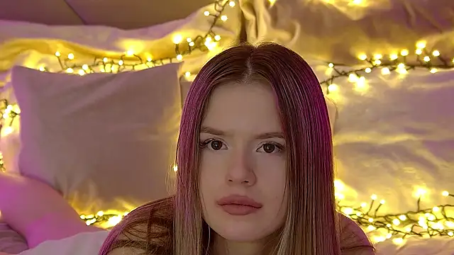 MilanaBalmain online show from 03/15/25, 10:57