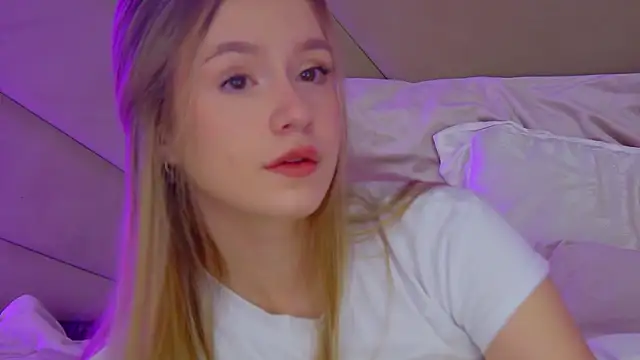 MilanaBalmain online show from 10/07/25, 04:20