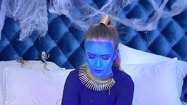 MilanaBalmain online show from 10/29/25, 05:04