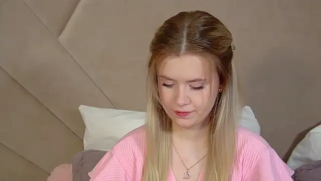 MilanaBalmain online show from 04/06/26, 04:32