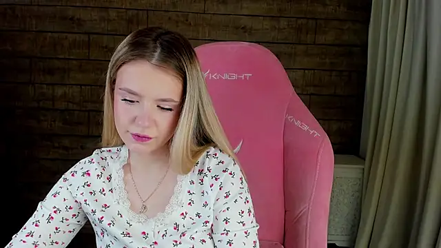 MilanaBalmain online show from 04/20/26, 04:26