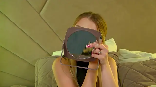 Snapshot of MilanaBalmain chatting on 07/15/26, 04:23 MilanaBalmain online show from 07/15/26, 04:23