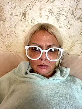 Gardener of Illusions online show from 11/03/25, 03:52