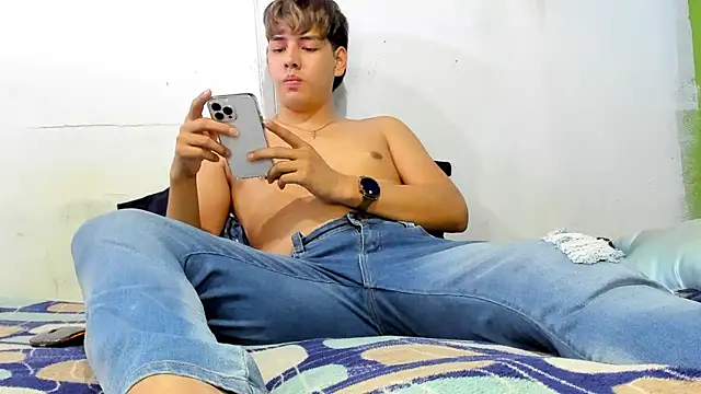 zackmontieel online show from 12/04/24, 09:40