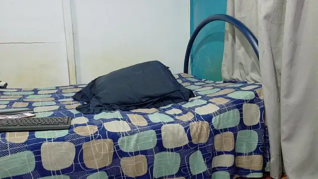 zackmontieel online show from 12/19/25, 09:38