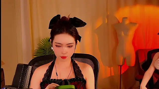 siji kiki online show from 03/19/26, 12:31