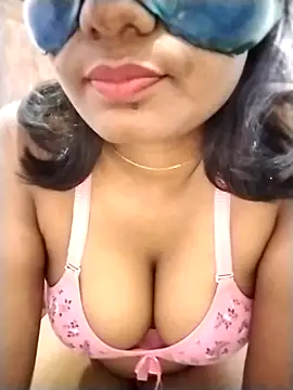 Snapshot of Zaraangle chatting on 03/04/26, 12:27 Zaraangle online show from 03/04/26, 12:27