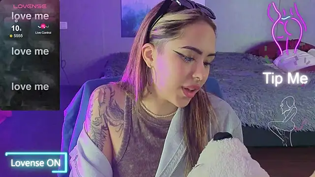 baby  kim online show from 10/28/25, 05:26