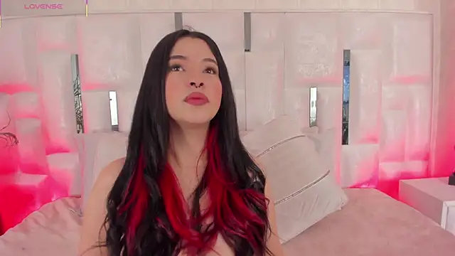 im nika  online show from 12/04/25, 12:47