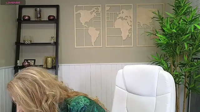 LadyLeea online show from 02/05/25, 05:30