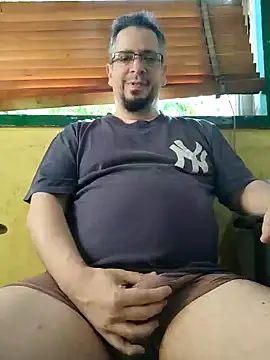 Snapshot of MrBig_2024 chatting on 01/01/25, 11:05 MrBig 2024 online show from 01/01/25, 11:05
