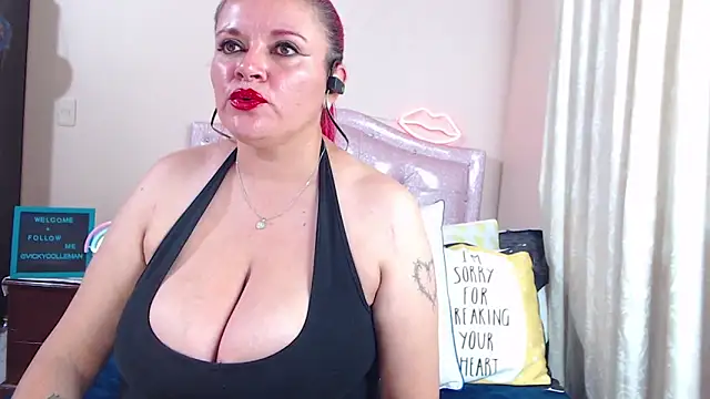 Snapshot of VickyColleman chatting on 01/12/25, 09:40 VickyColleman online show from 01/12/25, 09:40