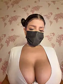 shanelle0 online show from 10/28/25, 12:58