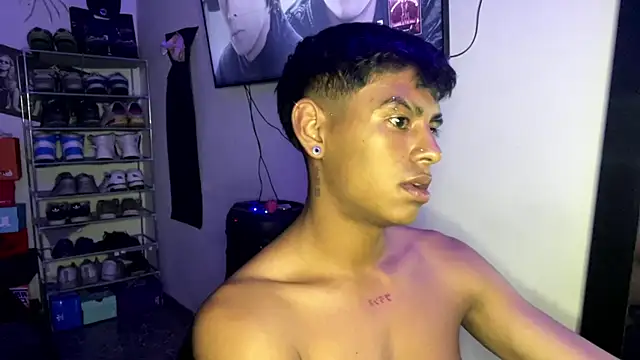 Snapshot of _Billowy_ chatting on 11/14/25, 04:33 Billowy online show from 11/14/25, 04:33