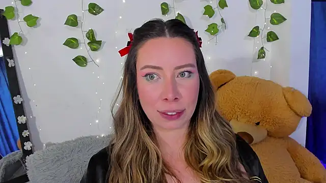 JanneKim online show from 11/26/25, 01:56