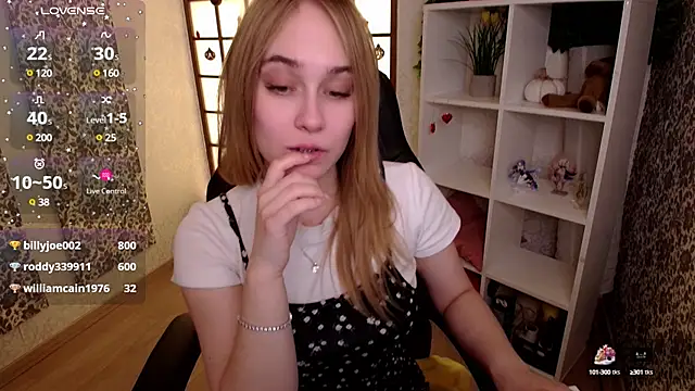 LianaBright online show from 01/30/25, 08:01