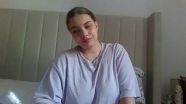 Snapshot of Krystal_Tx chatting on 07/17/26, 03:39 Krystal Tx online show from 07/17/26, 03:39