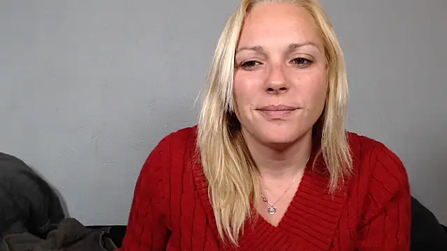 Doucelouve9 online show from 02/10/26, 05:17