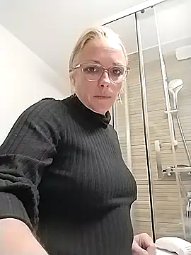 Doucelouve9 online show from 03/16/26, 02:21