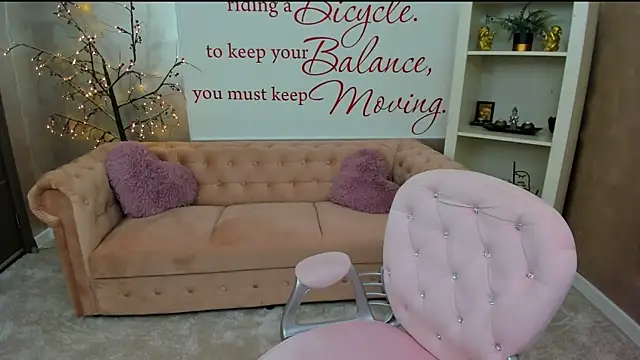 nicolee   19 online show from 12/02/24, 08:30