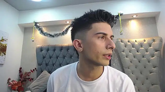 MrWilliseo online show from 12/23/24, 06:37