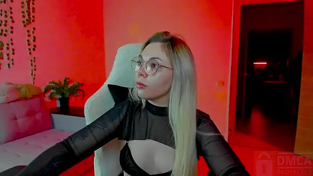 whoa-hoa-hoa-hoa-hoa online show from 12/01/25, 06:57