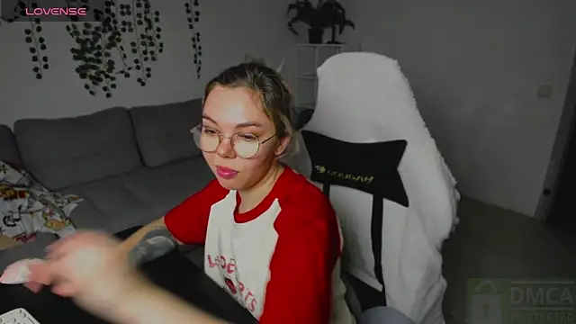 whoa-hoa-hoa-hoa-hoa online show from 01/15/26, 06:44