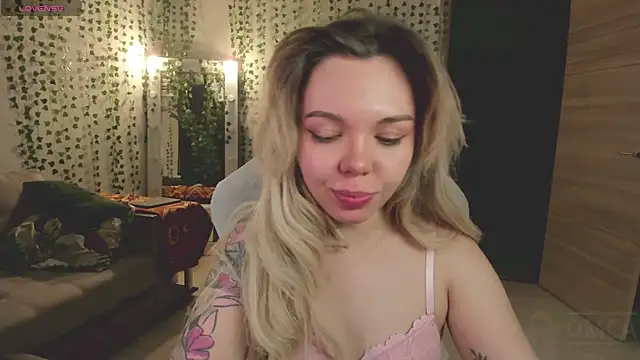 whoa-hoa-hoa-hoa-hoa online show from 03/11/26, 06:14