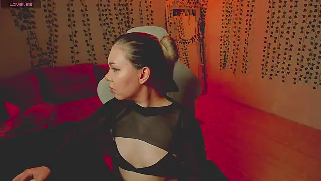 whoa-hoa-hoa-hoa-hoa online show from 04/04/26, 06:49