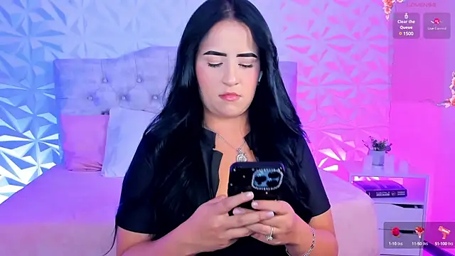 Snapshot of Miss_Ivy4 chatting on 02/16/25, 02:53 Miss Ivy4 online show from 02/16/25, 02:53