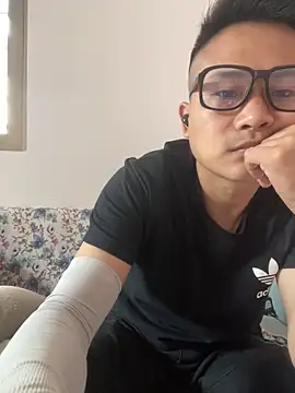 Snapshot of lixiaoshuai8 chatting on 03/12/25, 04:30 lixiaoshuai8 online show from 03/12/25, 04:30