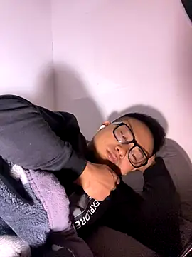 Snapshot of lixiaoshuai8 chatting on 11/21/25, 04:55 lixiaoshuai8 online show from 11/21/25, 04:55