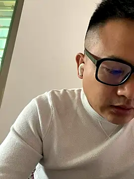 Snapshot of lixiaoshuai8 chatting on 12/02/25, 04:18 lixiaoshuai8 online show from 12/02/25, 04:18