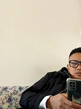 Snapshot of lixiaoshuai8 chatting on 12/04/25, 06:01 lixiaoshuai8 online show from 12/04/25, 06:01