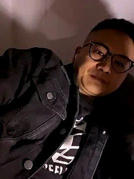 Snapshot of lixiaoshuai8 chatting on 12/15/25, 06:39 lixiaoshuai8 online show from 12/15/25, 06:39