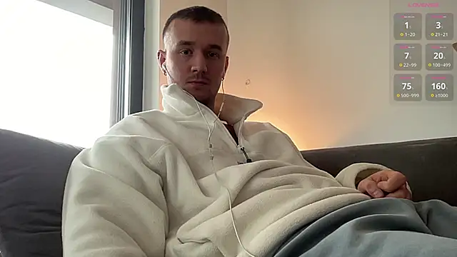 cute mark online show from 02/15/25, 08:44