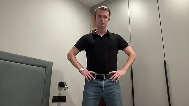 cute mark online show from 10/07/25, 04:37