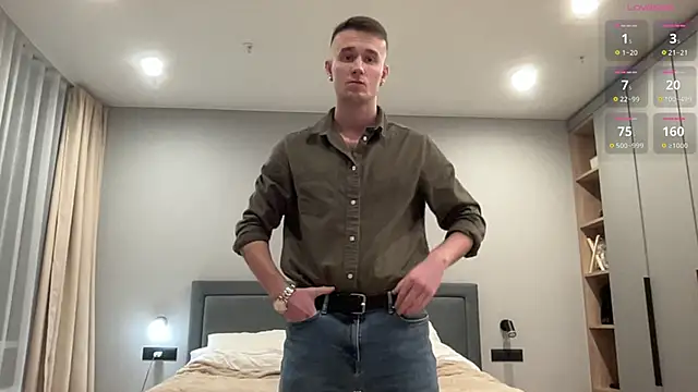 cute mark online show from 11/16/25, 02:55