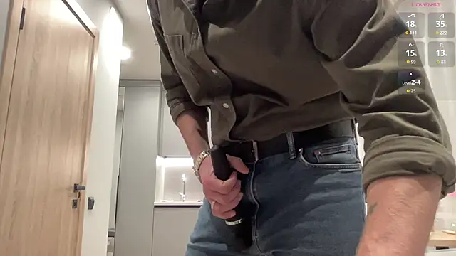 cute mark online show from 11/25/25, 05:18