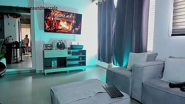 Maximo Marcelo online show from 12/15/24, 06:15